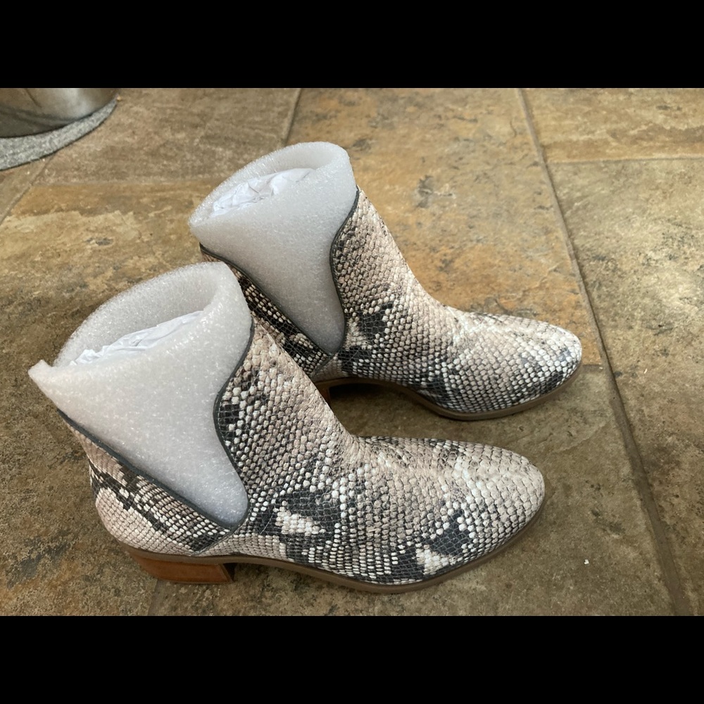 Pronto snake boot size 8m